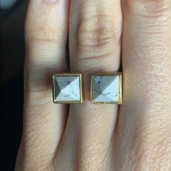 Funky Ring with 2 pyramids - Picture 8 of 8